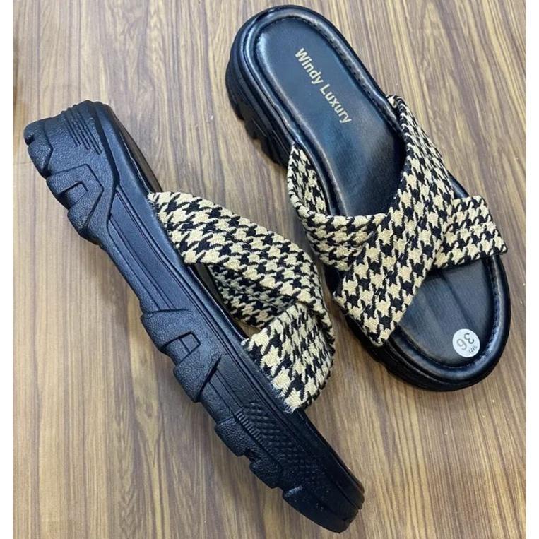 Dép bánh mì caro quai chéo cao 5 cm