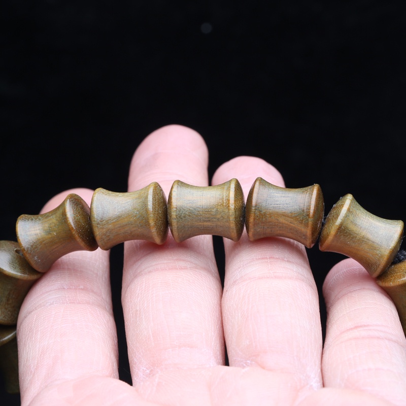 Vòng Đeo Tay Bằng Gỗ Đàn Hương 12Mm X 14Mm