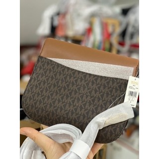 Túi micheal kors auth sale (2 màu : nâu, trắng)