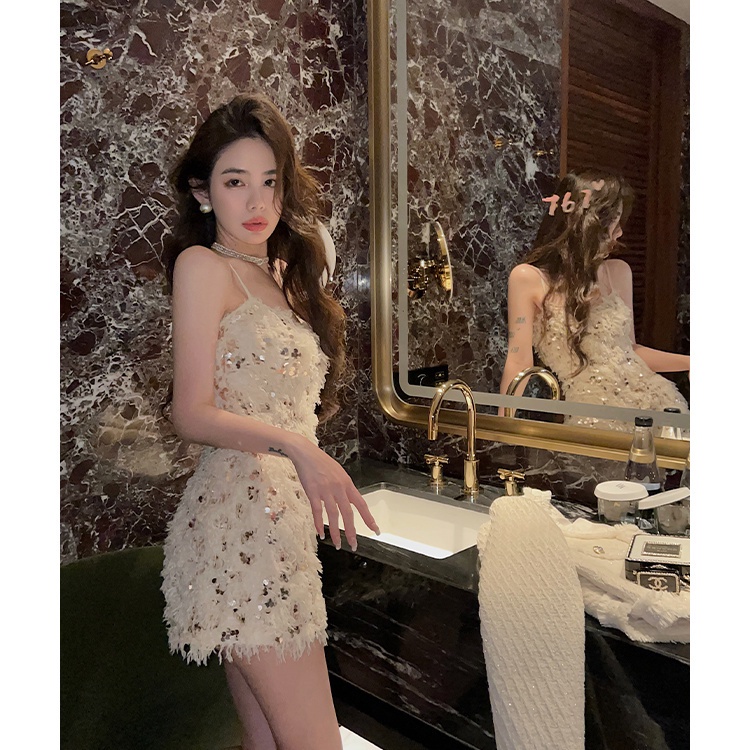 Đầm Yaoqiu Mùa Xuân Cao Cấp Ôm Dáng Hai Dây Đính Sequin Màu Trơn Ngọt Ngào Mới