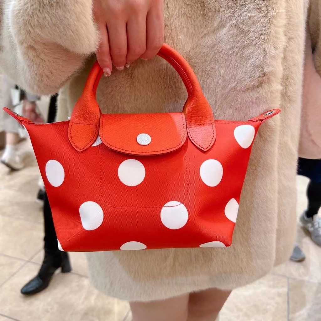LONGCHAMP ★Bộ Đồ Thời Trang Kiểu Dáng Xinh Xắn Cho Bé★Túi Đeo Vai jiaozi Họa Tiết Chấm Bi Phối Màu Thời Trang Mới 2023 Cho Nữ