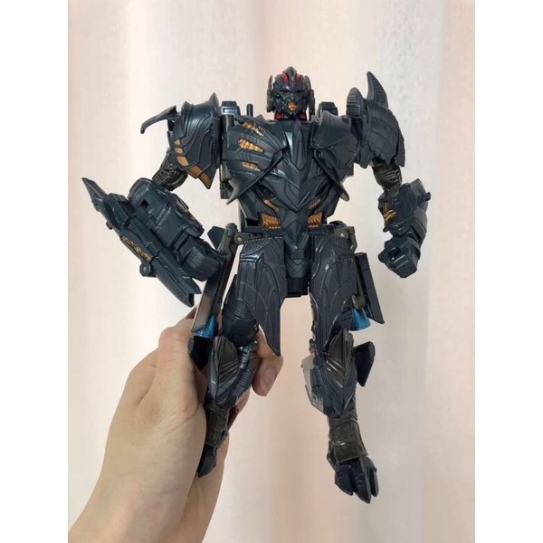Robot biến hình phi cơ Transformer mẫu Megatron 601B trong phim The Last Knight YS02
