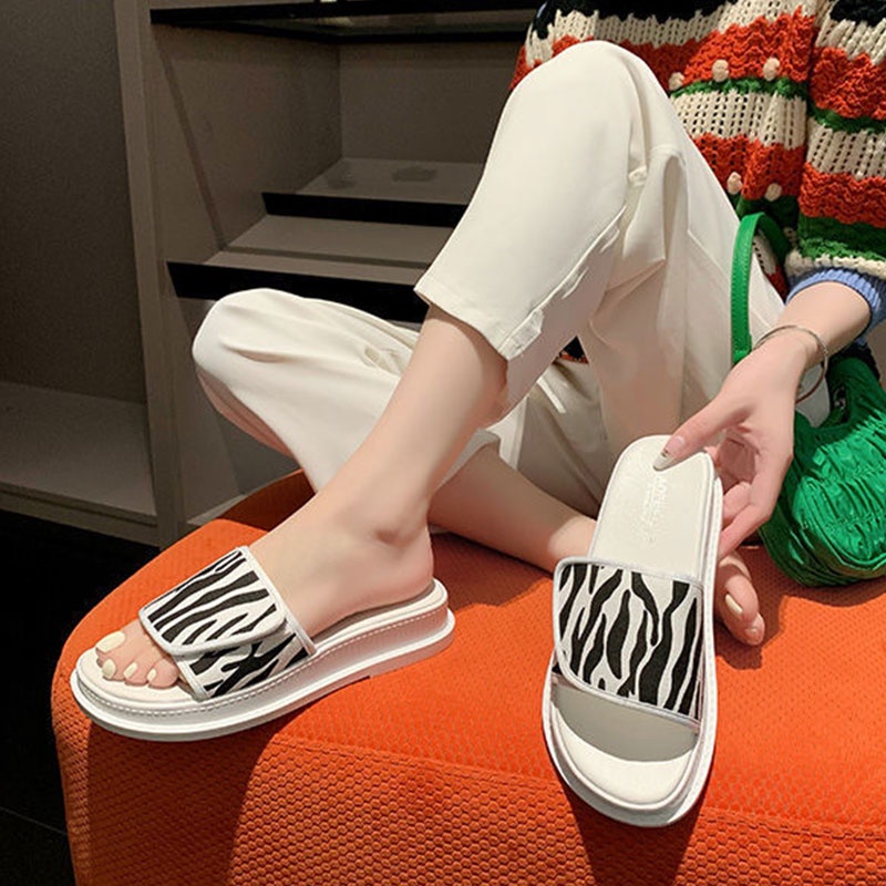 Dép Quai Ngang Đế Dày Thiết Kế Mới Thời Trang Theo Phong Cách Hàn Quốc Cho Nữ