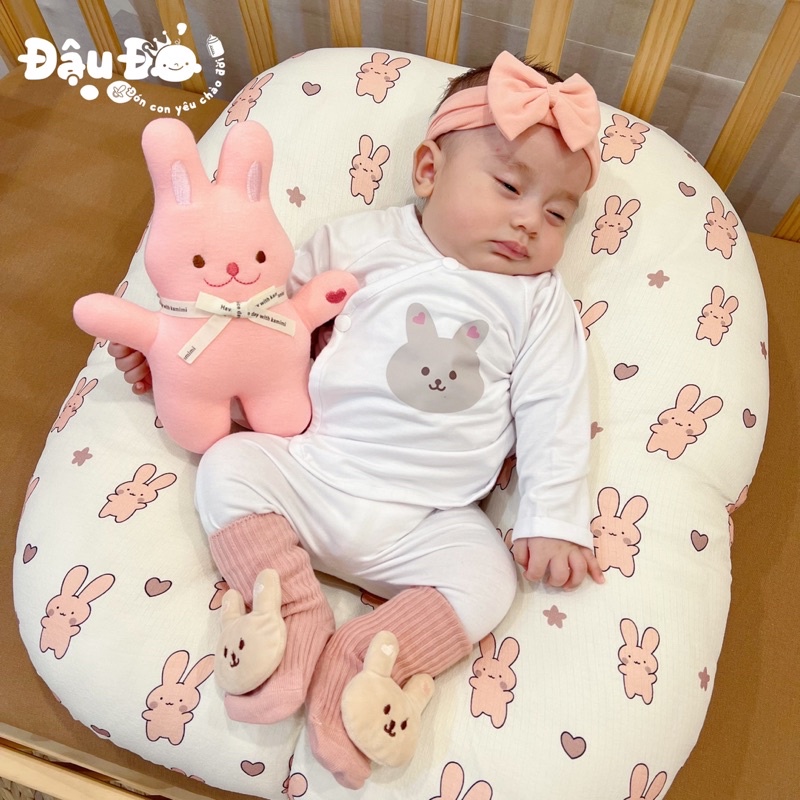 Gối Chống Trào Vải Xốp Kèm Gấu Handmade cùng màu và túi xách