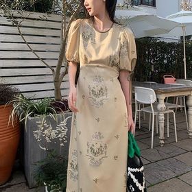 Đầm thời trang nữ  tuổi trung niên phong cách cổ điển, thích hợp đi chơi hay dạo phố thoáng mát nhẹ nhàng