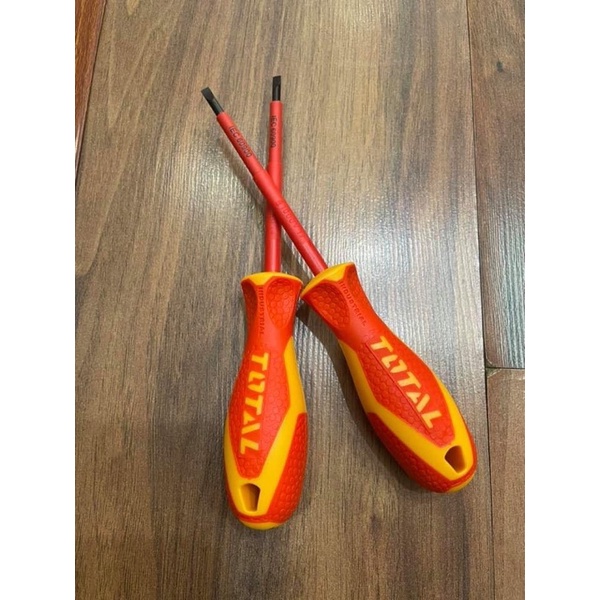 ĐỒ NGHỀ TOTAL Tua vít dẹp cách điện 4MM—>6.5MM THTIS4100 - THTIS5125 - THTIS6150