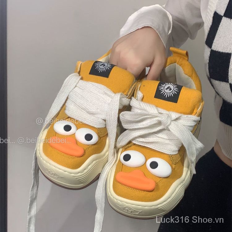 Giày Sneaker Đế Phẳng Dày Dặn Họa Tiết Chú Vịt Dễ Thương Thời Trang Thu Đông 2023