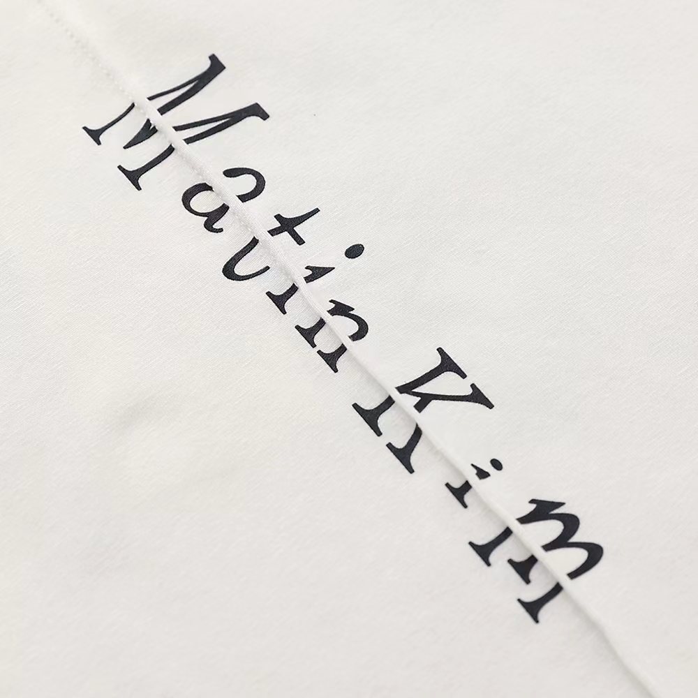 Áo Thun Tay Ngắn Dáng Ôm In Chữ Xếp Ly Kim Niche Matin Hàn Quốc