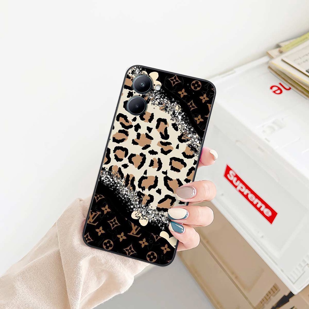 Ốp lưng Realme C33 hình họa tiết thương hiệu thời trang, chất lượng rẻ bền đẹp