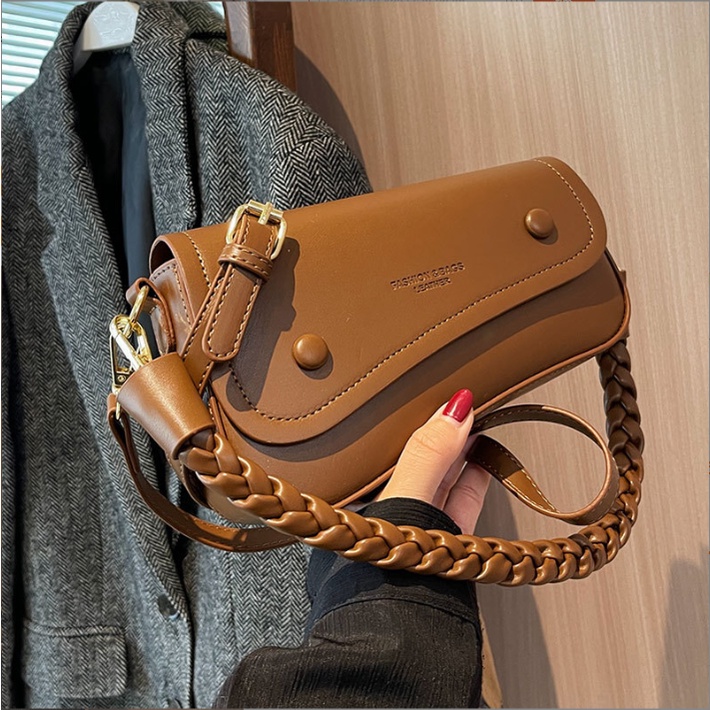 Túi xách nữ đeo chéo dáng yên ngựa quai sam cực đẹp chất da cao cấp Capucha T265