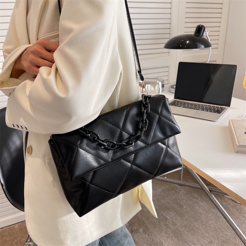 Túi Đeo Chéo Hình Thoi Đơn Giản Dễ Phối Đồ Thời Trang Cho Nữ