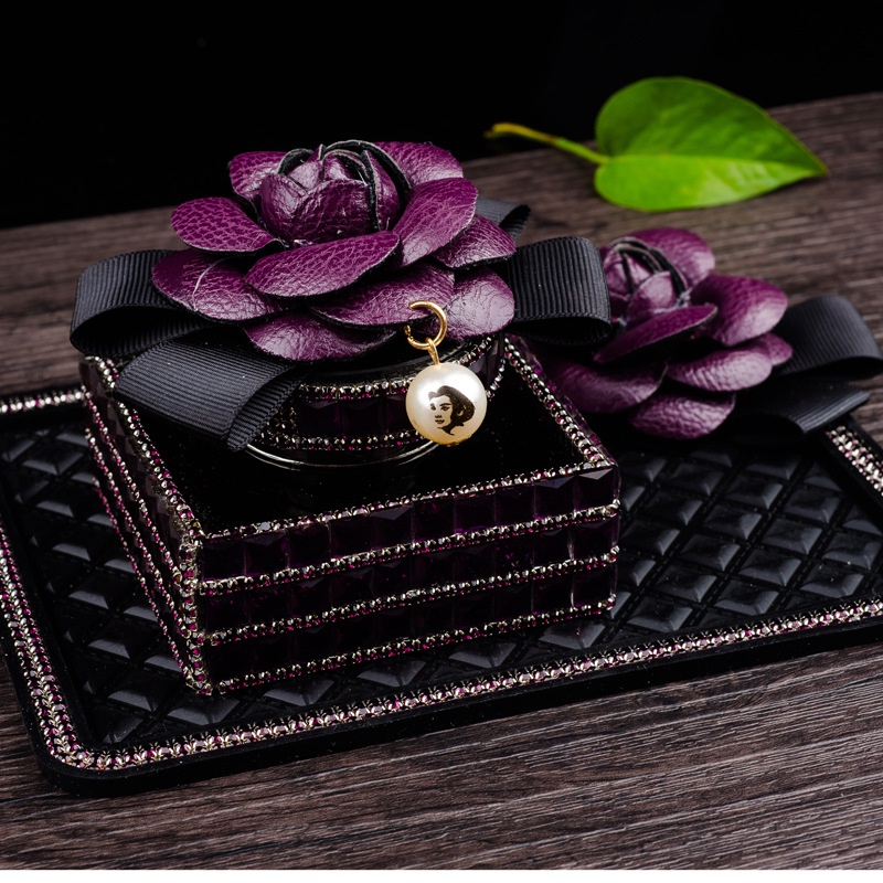 Nước hoa trà màu trắng, tím ,  đen đặt taplo cực sang