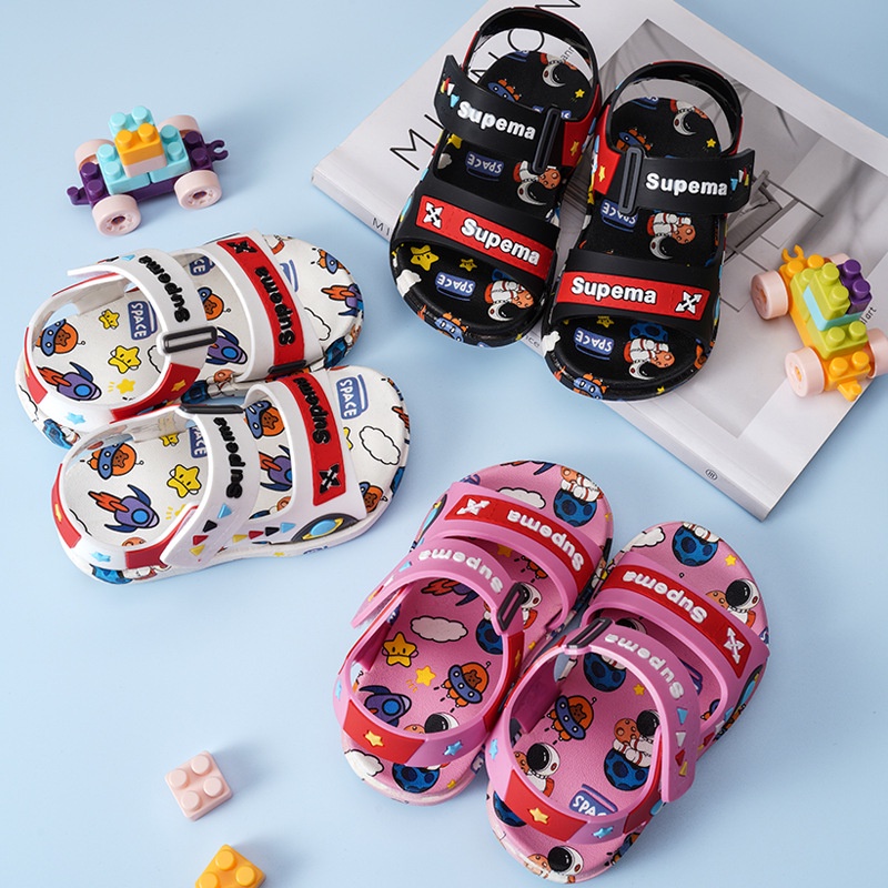 Sandal bé trai, sandal bé gái đi học, đi chơi phong cách thời trang cực xinh, đế mềm chống trượt êm chân Supeme SDT14
