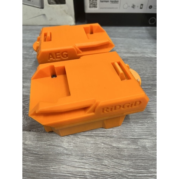 Đế chuyển pin máy AEG/RIDGID sang pin Milwaukee