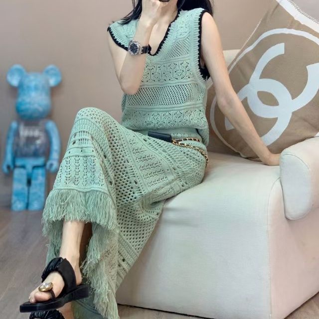 Bộ Áo Dệt Kim + Chân Váy Tua Rua Phong Cách Hong Kong Cổ Điển Thời Trang Mùa Xuân Mới 2023
