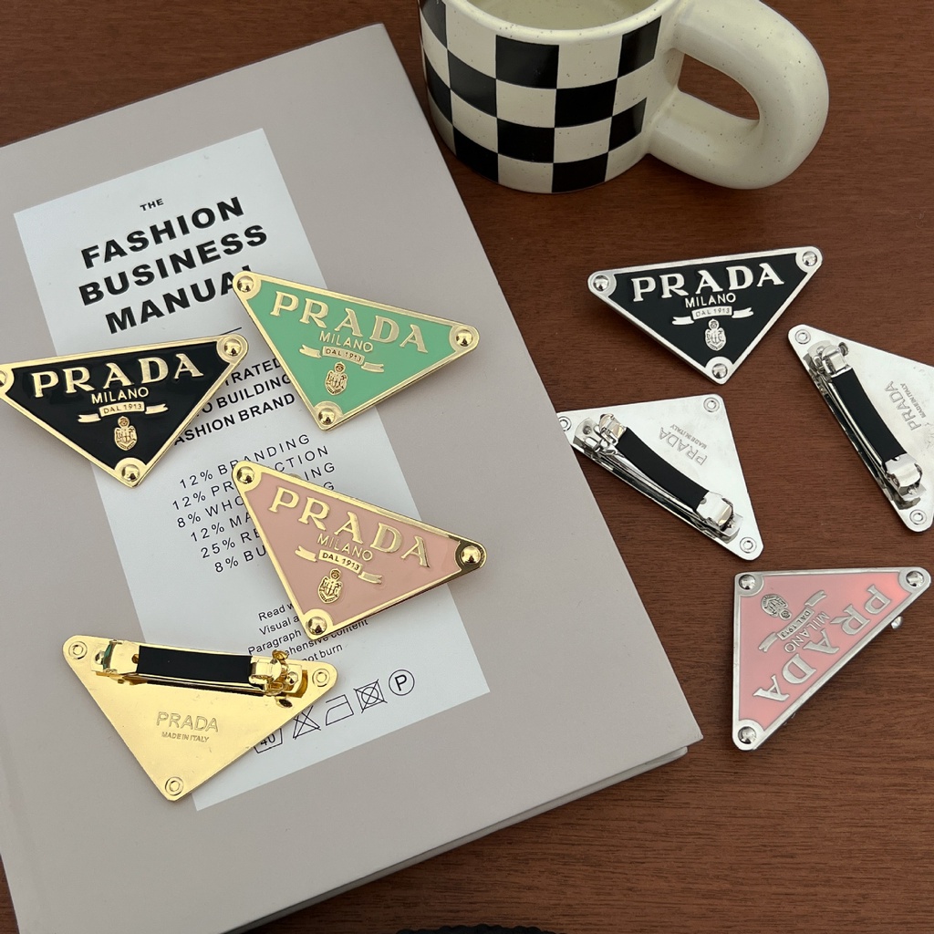 Kẹp Tóc Hình Tam Giác In Chữ Bằng Hợp Kim Thời Trang Chất Lượng Cao