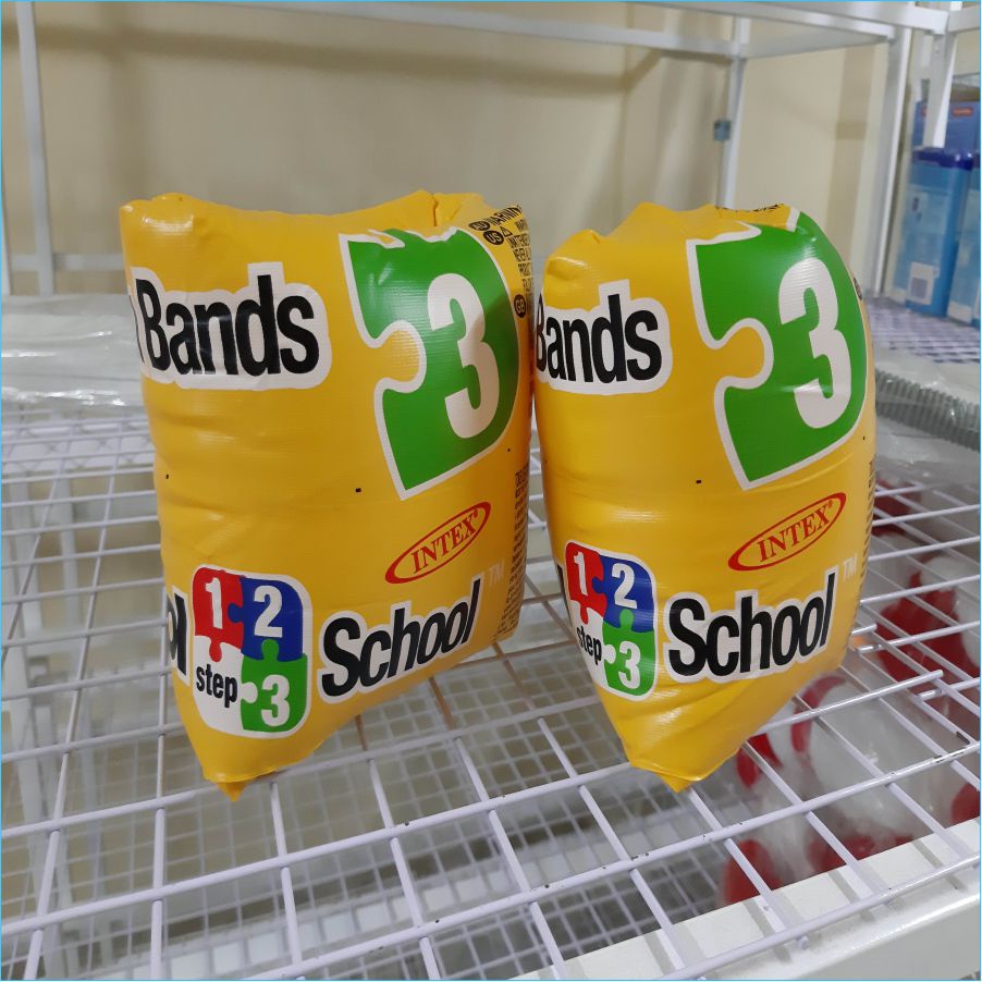 Bé bơi thoả thích cùng phao tay INTEX