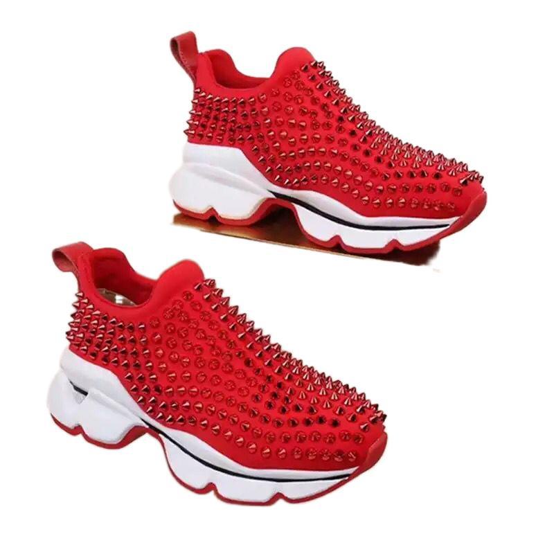 Giày Thể Thao Đính Đinh Tán Thời Trang Cho Nữ