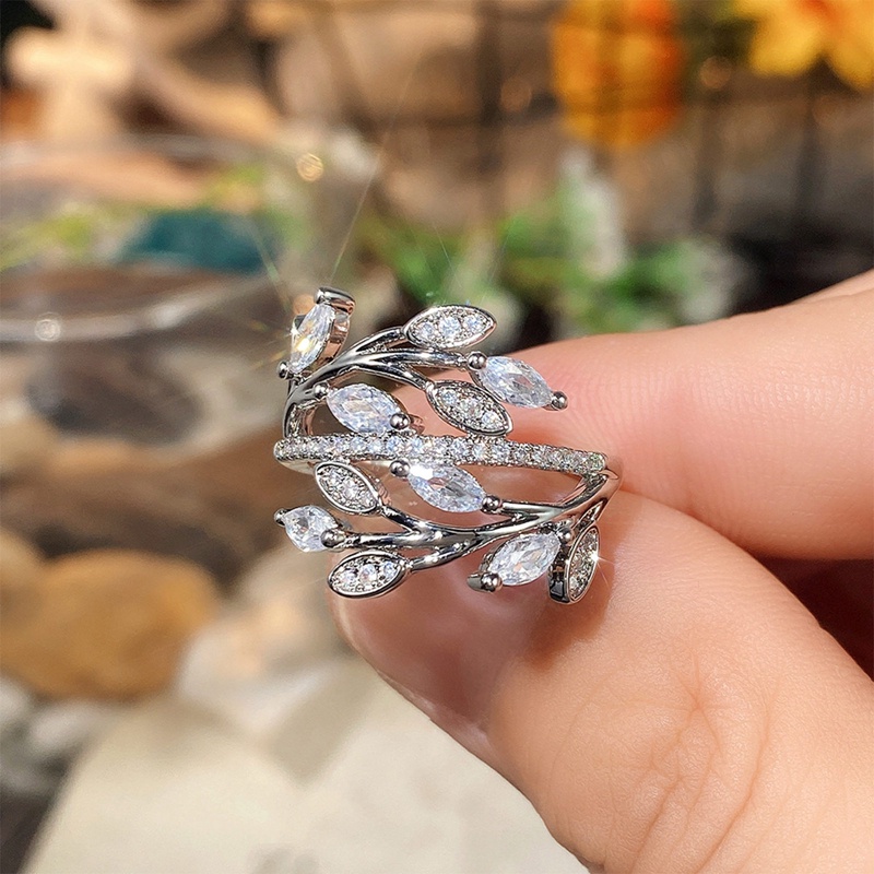 Nhẫn Hình Cành Lá Đính Đá Zircon Sang Trọng Cho Nữ
