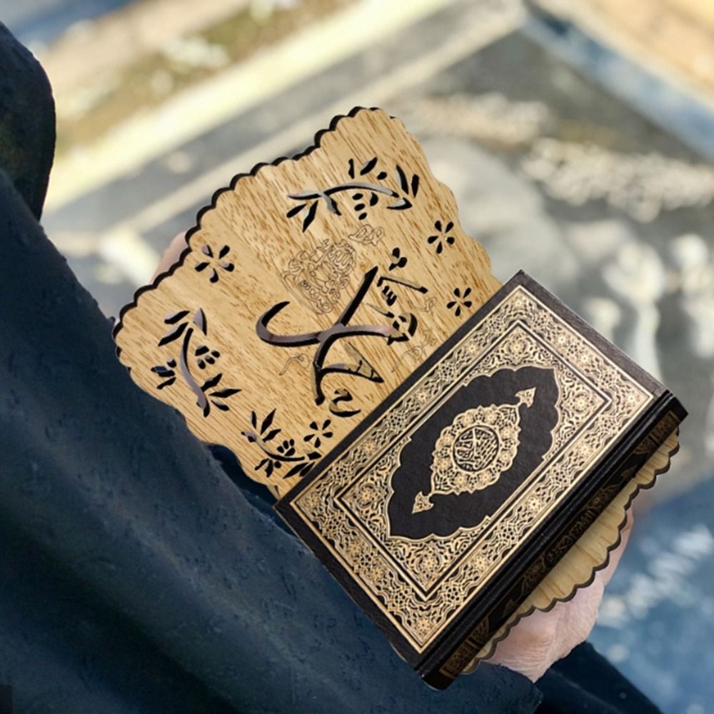 Giá Đỡ Sách Bằng Gỗ Khắc Chữ Hồi Giáo Độc Đáo