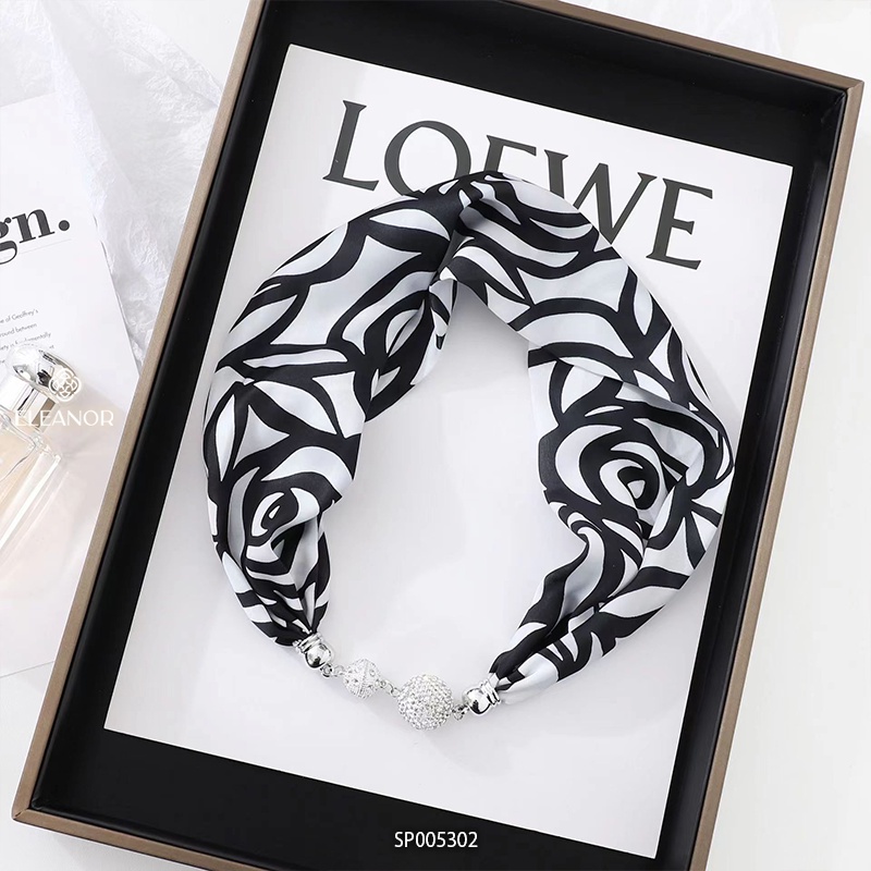 Khăn quàng cổ lụa móc khóa nam châm vĩnh cửu Eleanor Accessories phụ kiện thời trang thanh lịch 5302