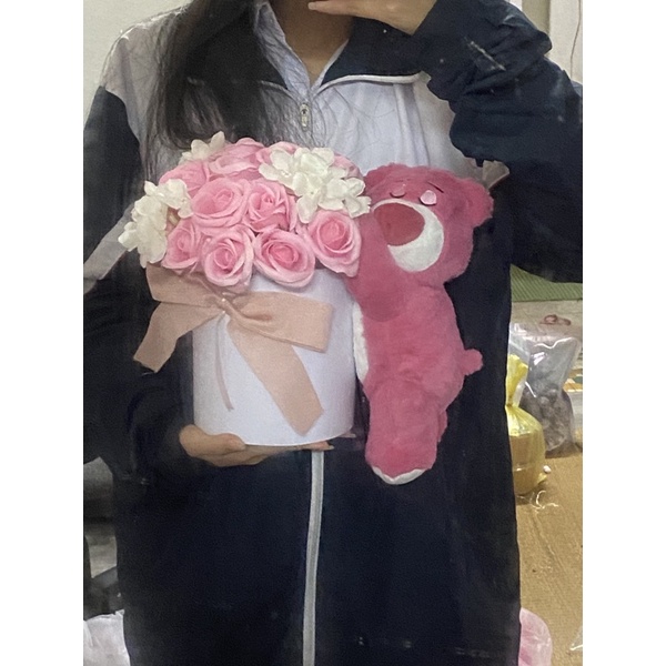 Gấu dâu losto, bó hoa kèm gấu quà tặng sinh nhật, valentine 14/2, 20/10, 8/3...