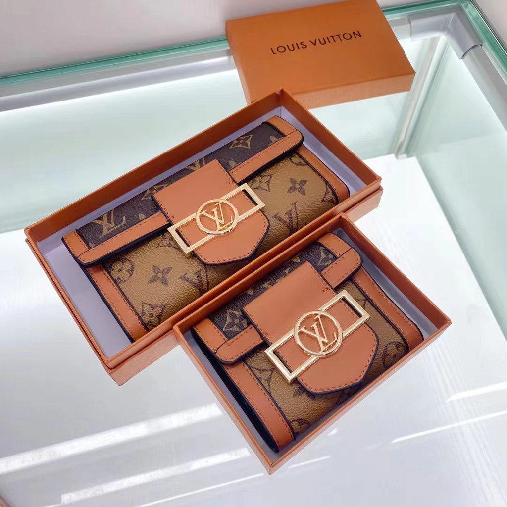 Ví Gấp Ba Phong Cách Senior sense 2023