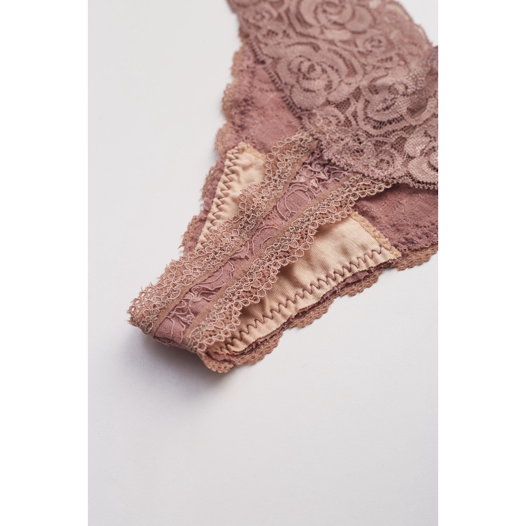 Quần lót Thong Hồng Đất Lace.thelabel