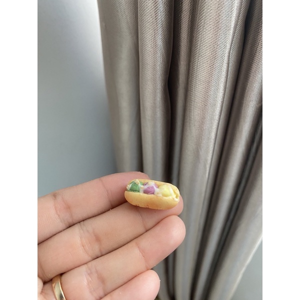 mô hình mini bánh mì kem bằng đất sét
