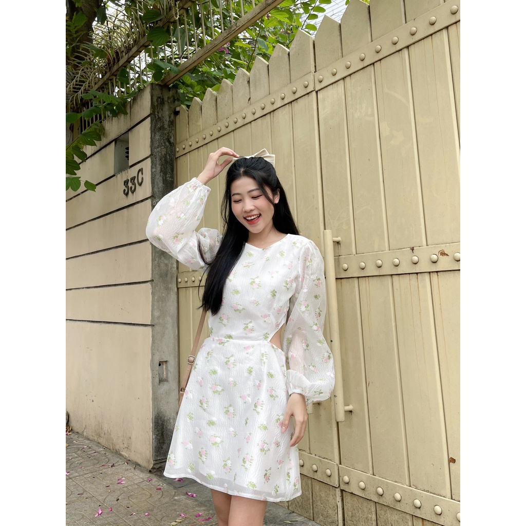 Đầm hoa khoét lưng
