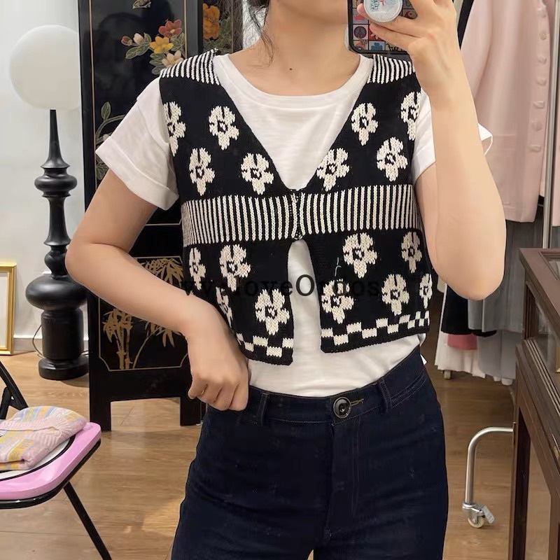 Áo Len Nữ Cộc Tay Cổ Tròn In Chữ Thời Trang