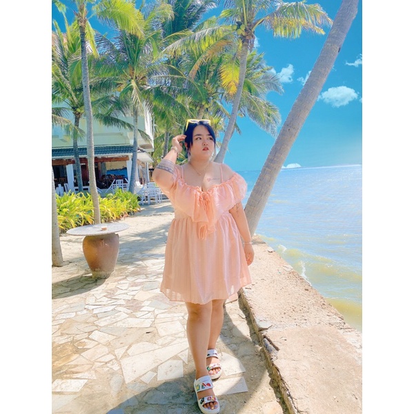 đầm trễ vai