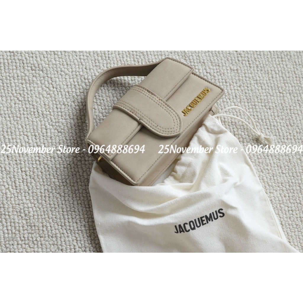 Túi xách Jac.que.mus da lộn, màu nude, size 17cm và size 24cm