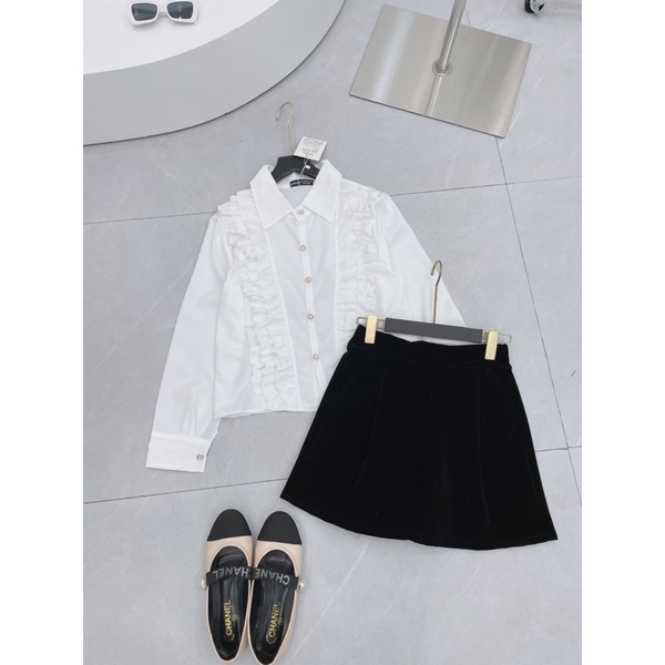 [ 𝐅𝐑𝐄𝐄 𝐒𝐇𝐈𝐏 ] Sét sơmi bèo xinh yêu  Áo chất thô lụa mềm đẹp, viền bèo dọc thân áo rất tiểu thư  Mix quần sooc