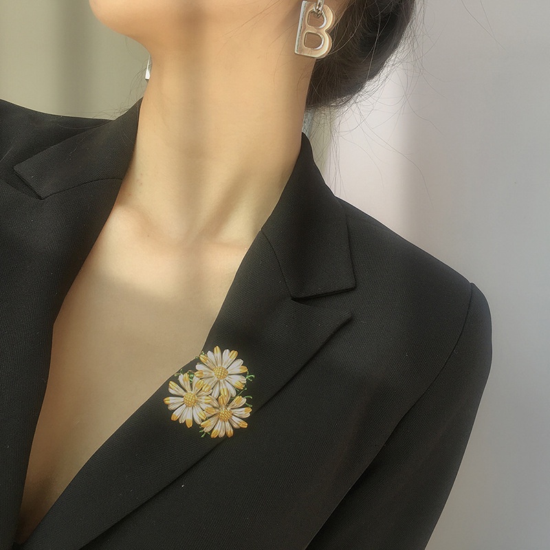 Ghim Cài Áo Hình Hoa Cúc Nhỏ Dễ Thương Chống Đi Bộ Phong Cách Nhật Hàn