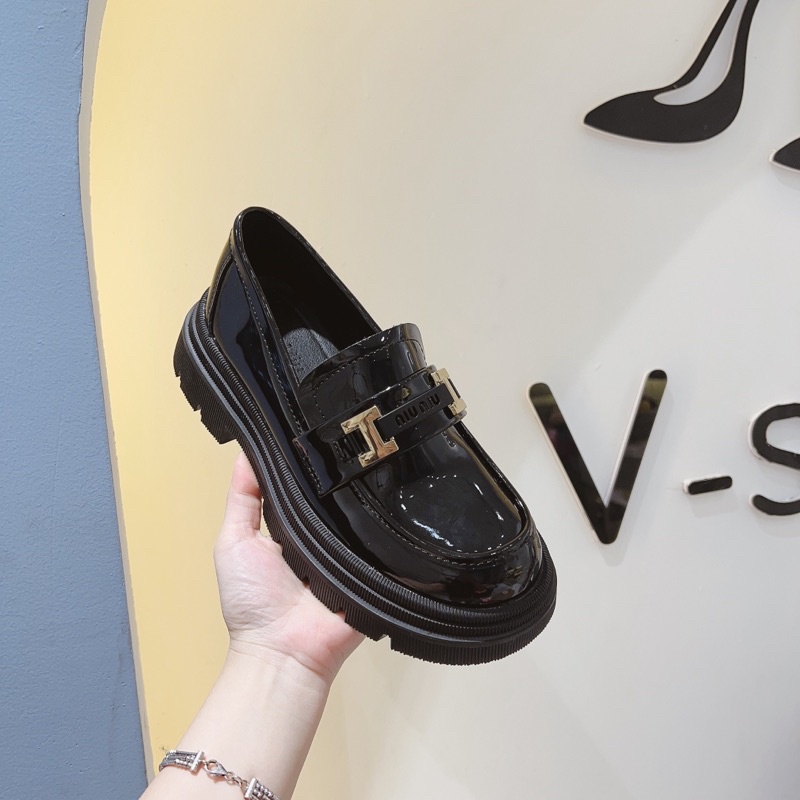 Miu miu khoá so hot