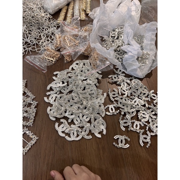 Ghim cài áo vét đính đá siêu xinh