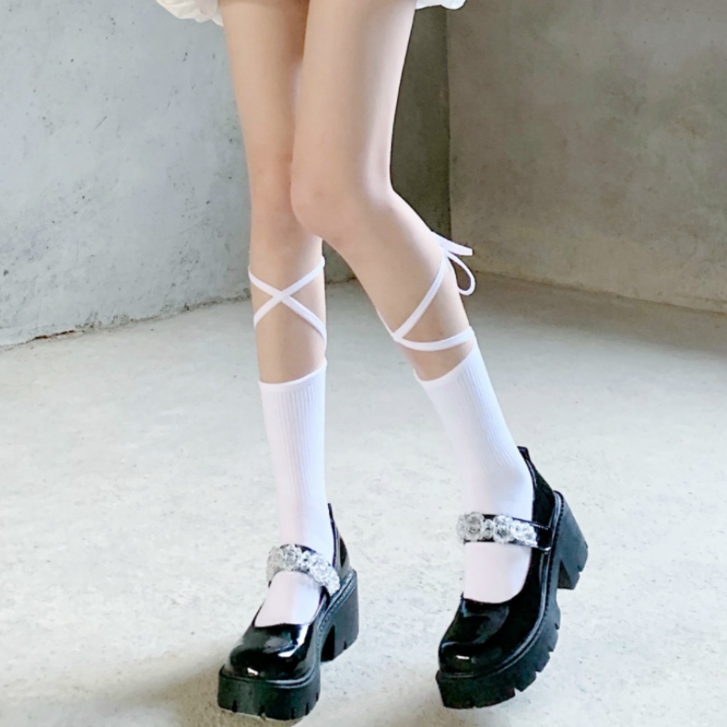 We Flower Vớ Ngắn Phối Dây Chéo Màu Trắng Đen Phong Cách JK Thời Trang Cho Nữ