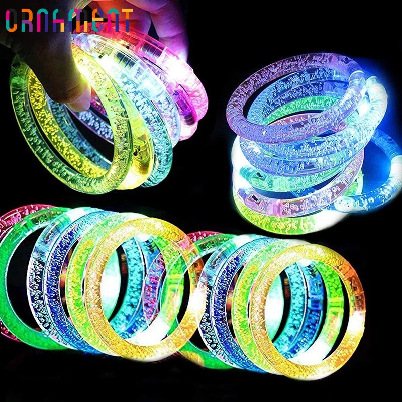 1 Vòng Đeo Tay Bằng Acrylic Có Đèn LED Phát Sáng Màu Sắc Ngẫu Nhiên