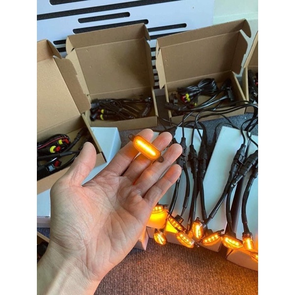 3 Đèn led gắn lưới tản nhiệt phía trước cho oto