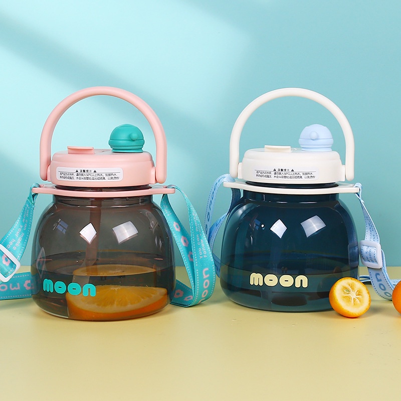 Bình Nước Bằng Nhựa Dung Tích Lớn 900ml Có Ống Hút Thời Trang Mùa Hè