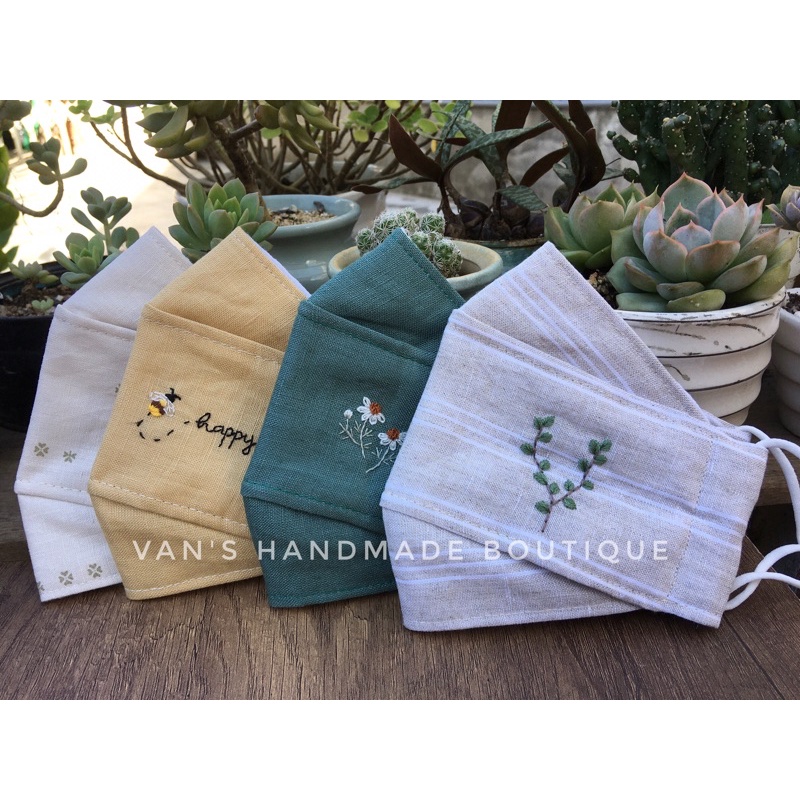 Khẩu trang vải linen thêu tay 🐝🌸