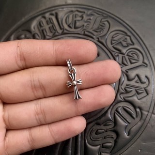 Bông tai Chromehearts cross