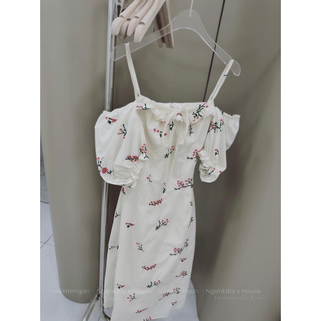 Váy tay phồng hoa thêu rút dây