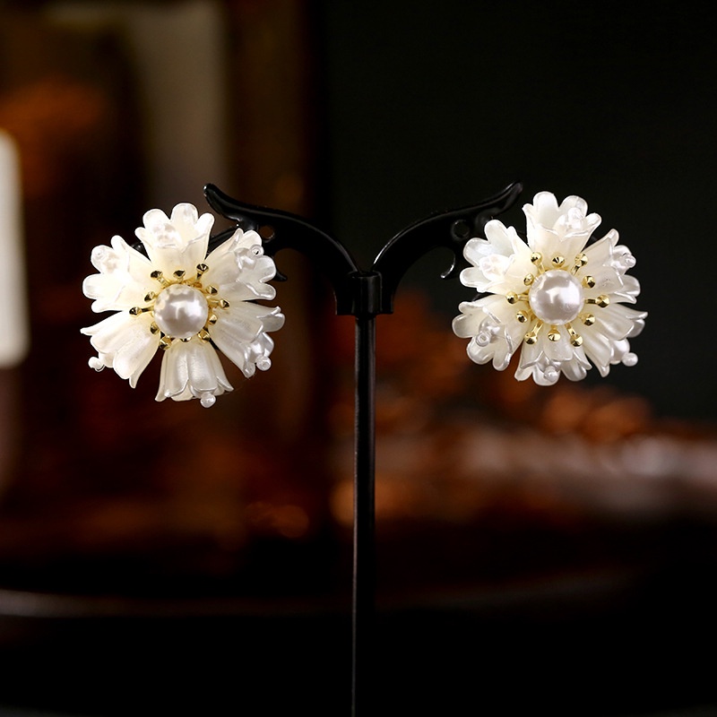 Khuyên Tai Tua Rua Hình Hoa Lily Phong Cách Hàn Quốc Mới