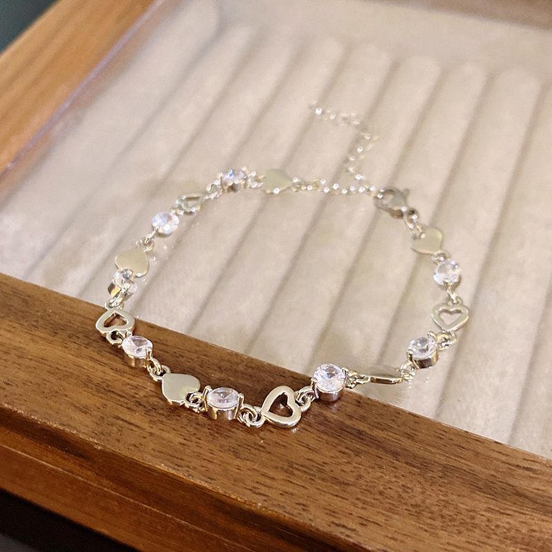 Vòng Tay Thiết Kế Mặt Trái Tim Đính Đá Zircon Ngọt Ngào Phong Cách Mới Cho Bạn Gái