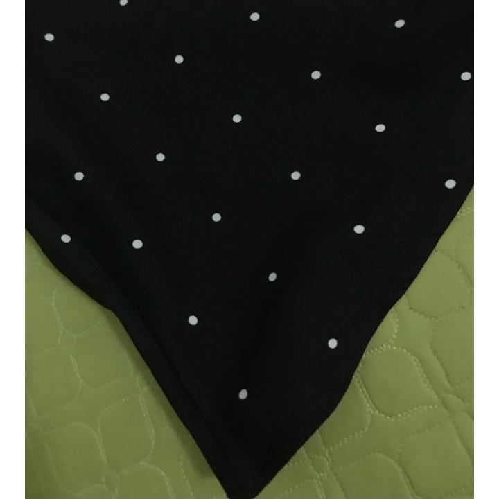 Chân váy dài chấm bi