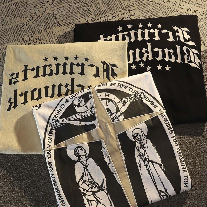 Áo Thun Tay Ngắn Dáng Rộng Màu Tối In Chữ Thập Phong Cách Đường Phố Cho Nam Và Nữ