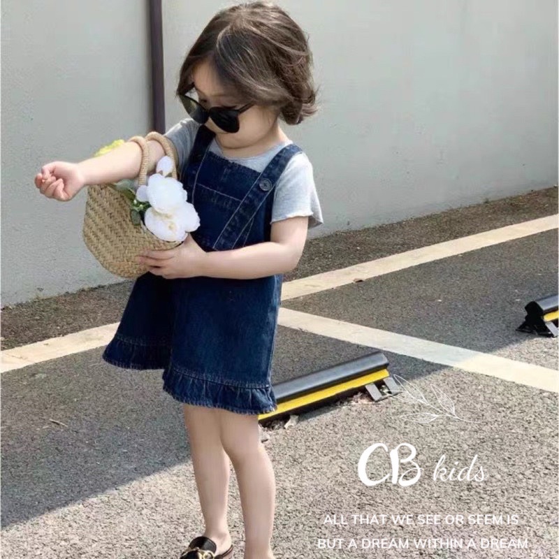 Yếm bò xanh kèm áo xám bé gái