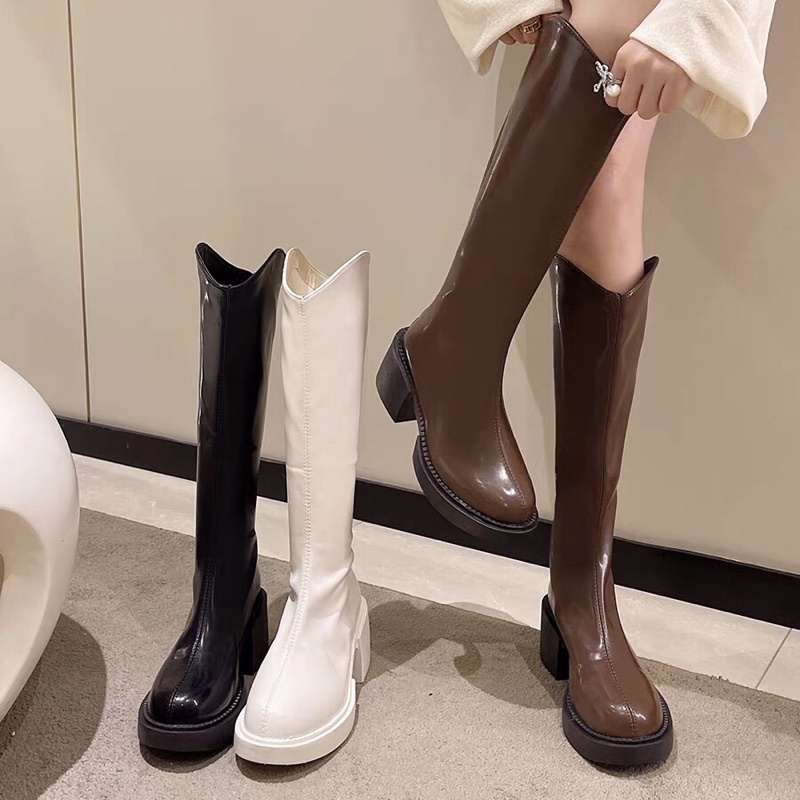 Boots nữ cổ chữ V cao dưới đầu gối da mềm ôm chân đế vuông cao 6cm có khoá kéo